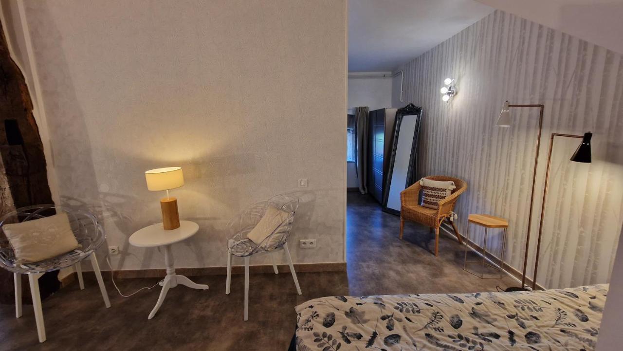 Domaine Le Puits Du Moulin Bed and Breakfast Comberjon Buitenkant foto