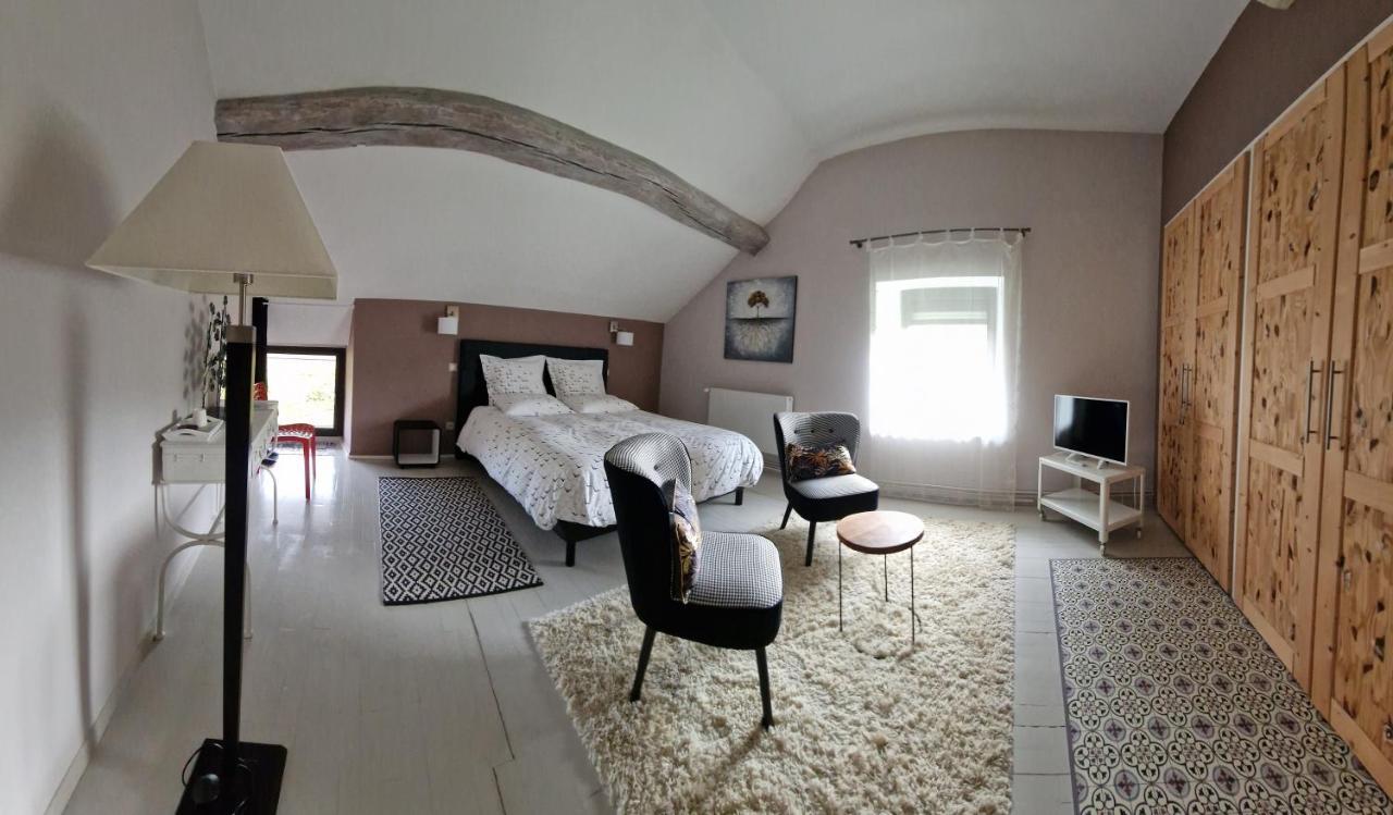 Domaine Le Puits Du Moulin Bed and Breakfast Comberjon Buitenkant foto